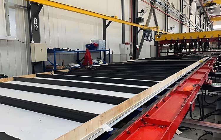 Полуавтоматическая Зона Резки